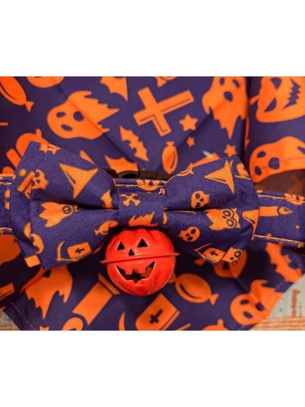 Dog Halloween Adjustable Collar Bow Pumpkin Bell & Bandana Sz M Purple Orange